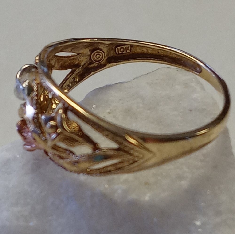 Vintage Landstrom 10KT Black Hill Gold Tri-color Ring Floral Dome Ring Size 7 - Picture 4 of 11